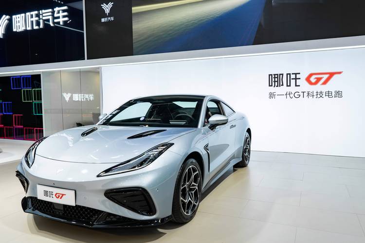 东莞东城区财华缘企业管理咨询哪吒汽车在智能汽车领域的表现，领途汽车在新能源汽车市场中的影响力